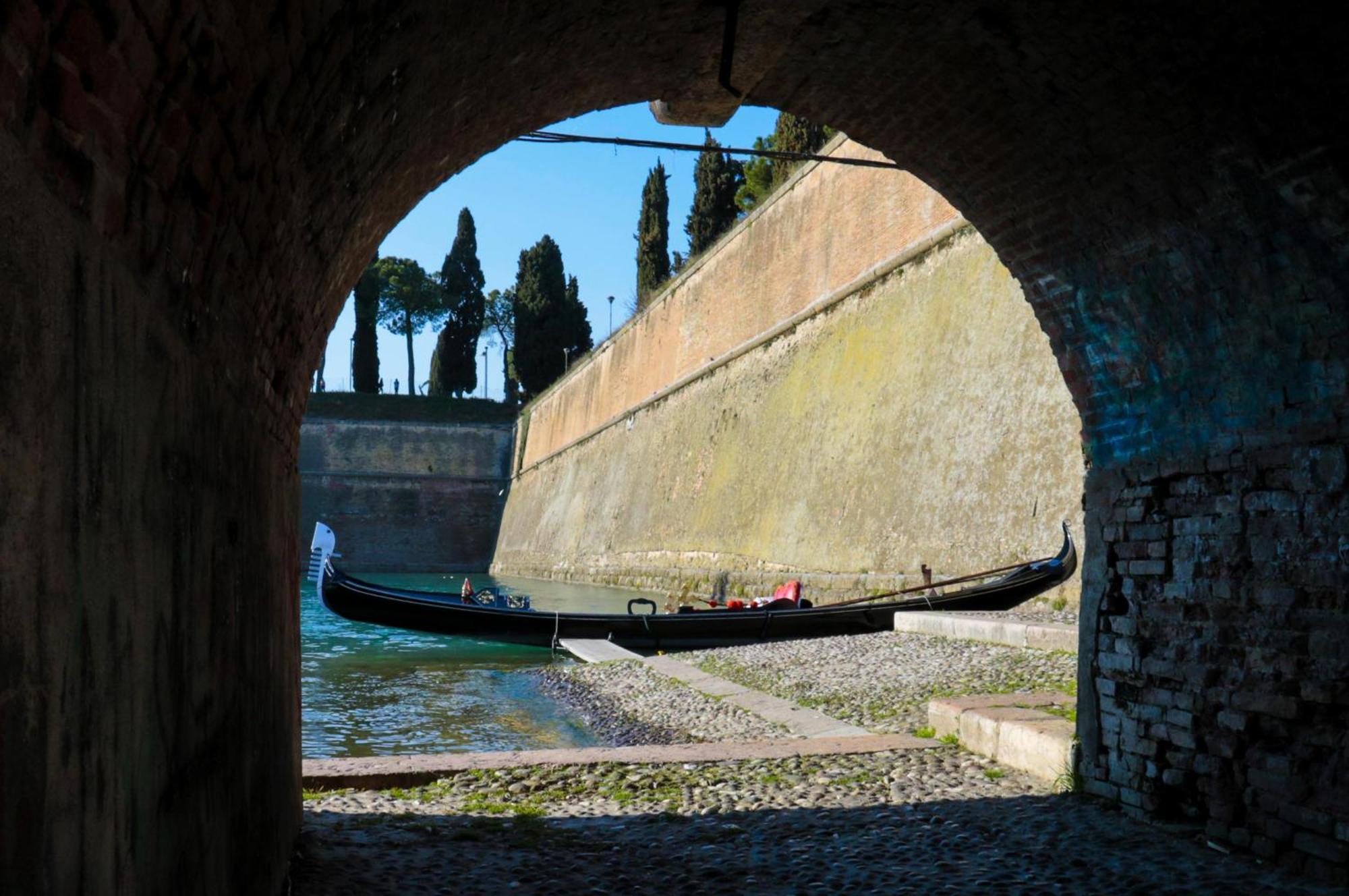 Le Finestre Sul Borgo Rooms Peschiera del Garda Zewnętrze zdjęcie