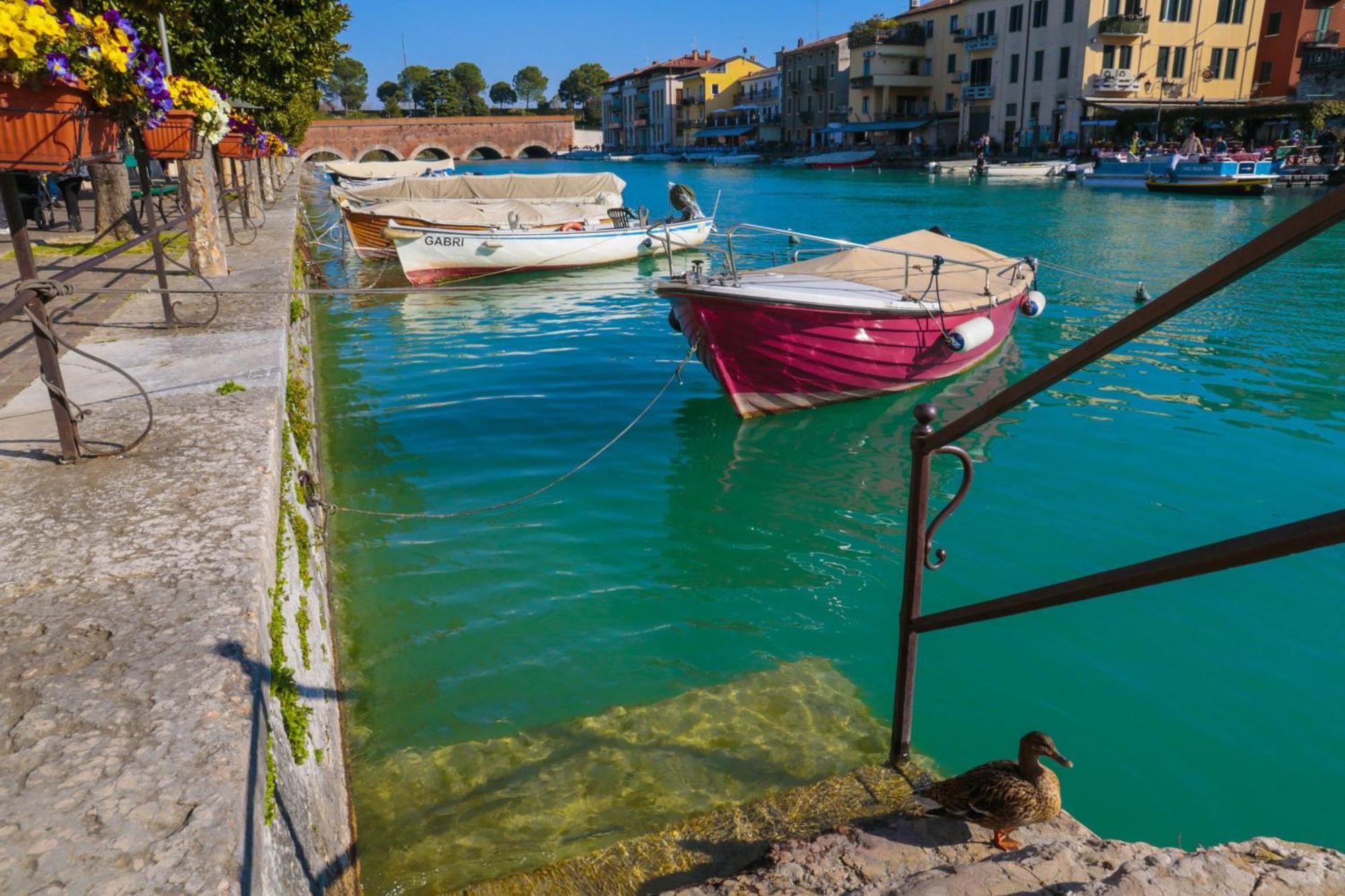 Le Finestre Sul Borgo Rooms Peschiera del Garda Zewnętrze zdjęcie