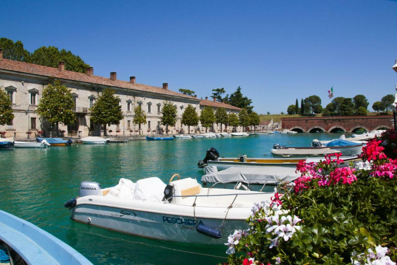 Le Finestre Sul Borgo Rooms Peschiera del Garda Zewnętrze zdjęcie